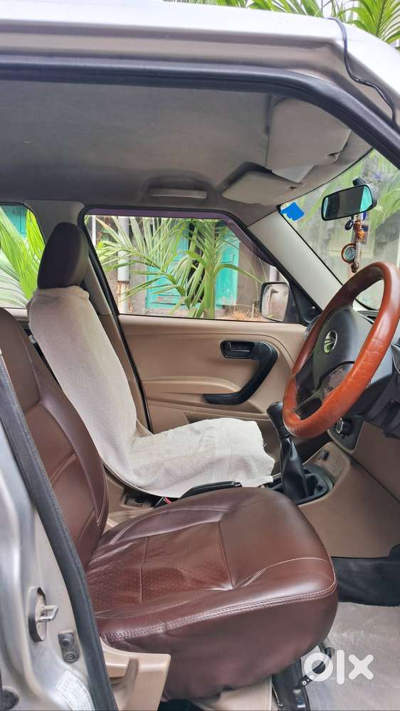Mahindra Tuv 300 T4 2017