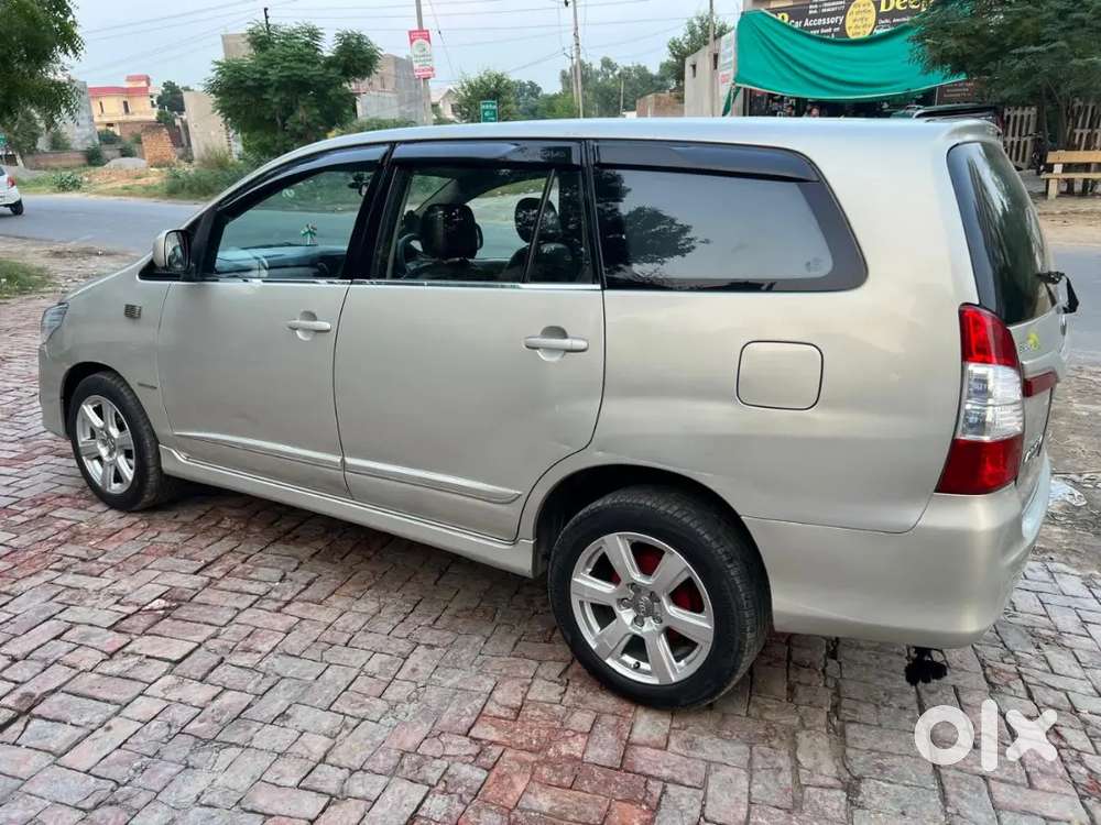 Toyota Innova 2.5 G 2015