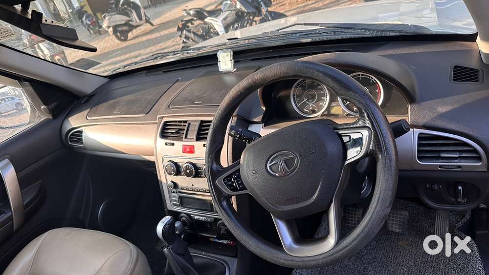 Tata Safari Storme 2017
