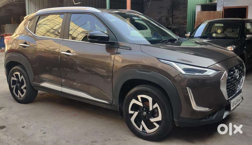 Nissan Magnite 1.0 Xv Premium, 2023, Petrol