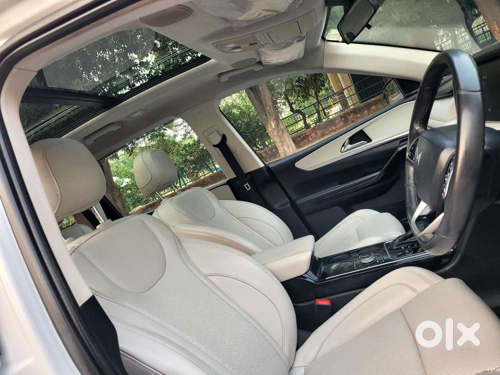 Mahindra Xuv700 2.2 Ax 7 Diesel At Luxury Pack Str, 2022, Diesel