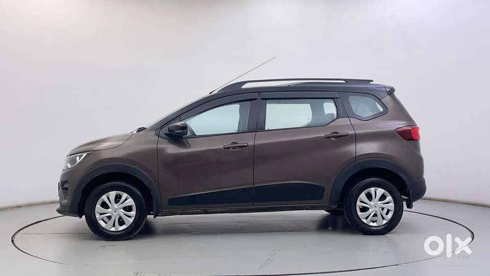 Renault Triber Rxt, 2022, Petrol