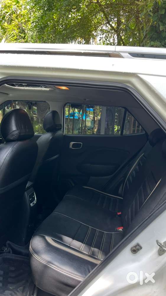 Urgent Sale Hyundai Venue Petrol Manual 2020