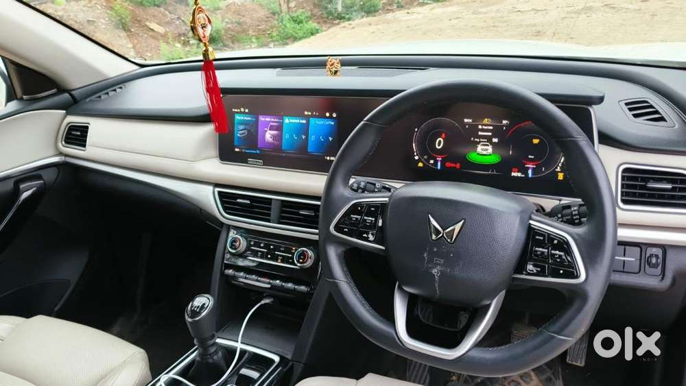 Mahindra Xuv700 2.2 Ax 7 Diesel Mt Luxury Pack Str, 2023, Diesel