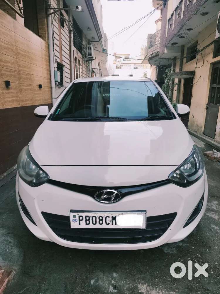 Hyundai I20 2013 Petrol 30000 Km Driven