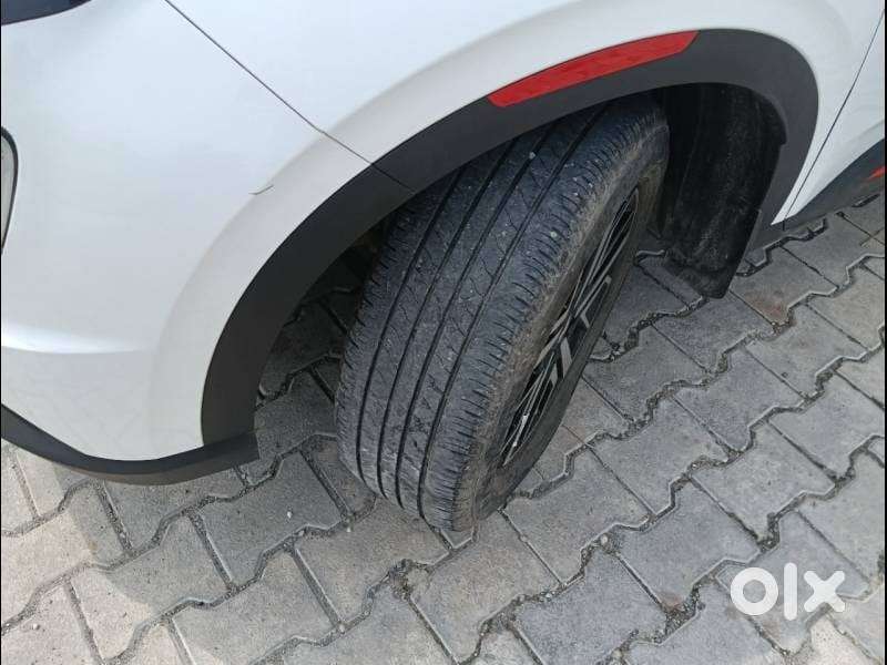 Hyundai Venue Sx(o) Knight Edition Mt, 2023, Petrol