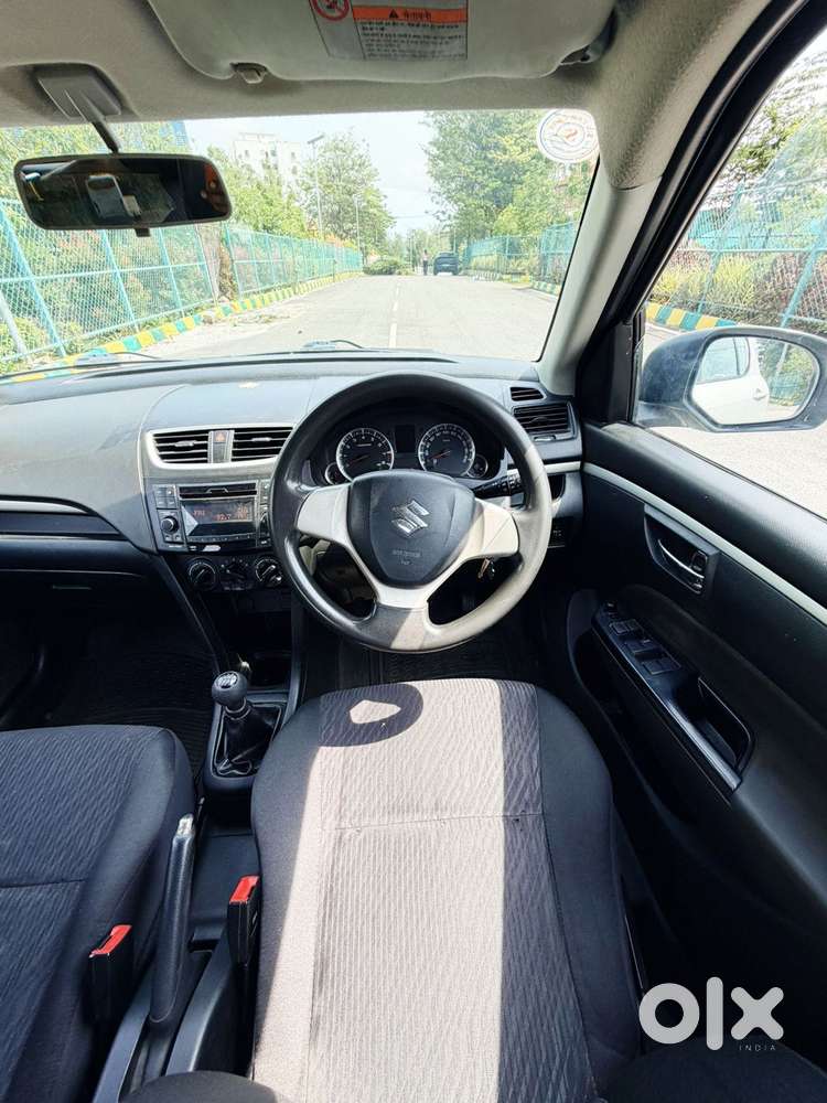 Maruti Suzuki Swift Vxi Optional, 2016, Petrol