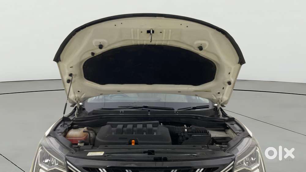 Mahindra Xuv700 2.0 Ax 7 Petrol At Luxury Pack Str, 2023, Petrol