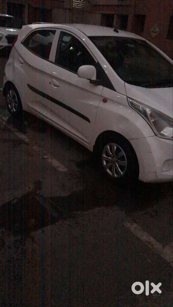 Hyundai Eon Magna+ 2011 Variant
