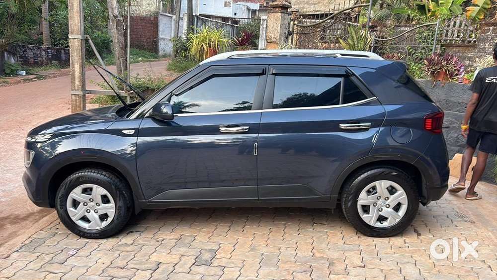 Hyundai Venue 2019 Petrol 48800 Km Driven Well Maintained
