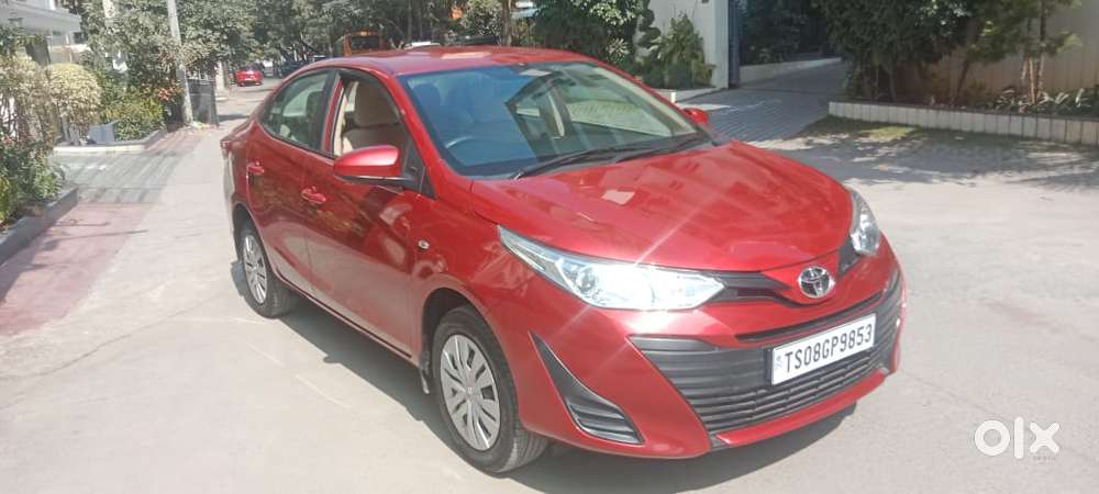 Toyota Yaris J Cvt, 2019, Petrol