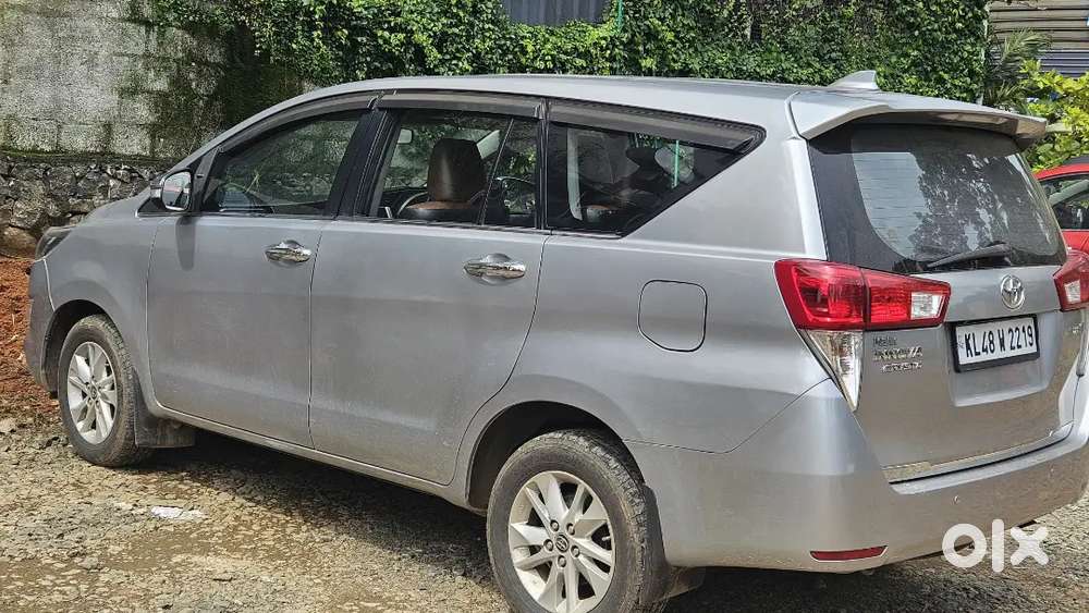 Toyota Innova Crysta 2.8z Automatic 2016