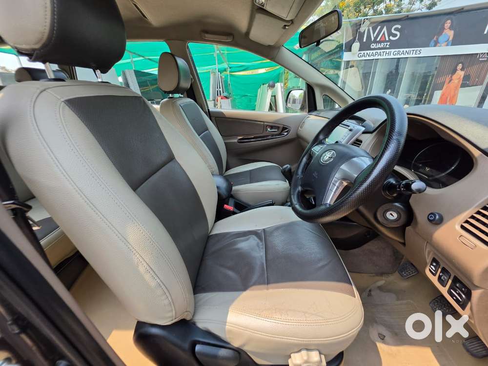 Toyota Innova 2.5 V 8 Str, 2015, Diesel
