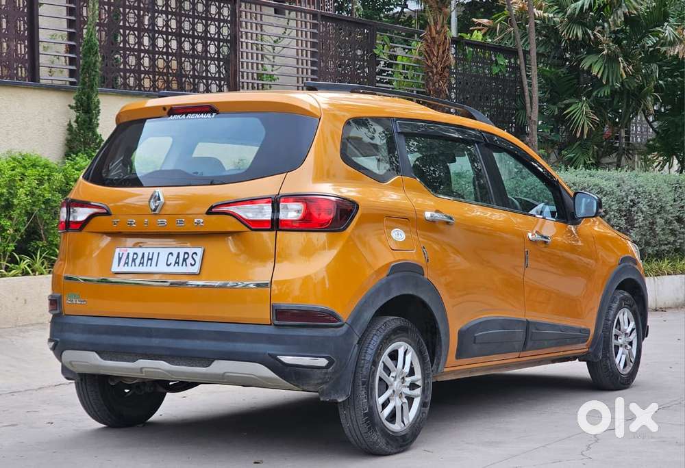 Renault Triber Rxt, 2023, Petrol