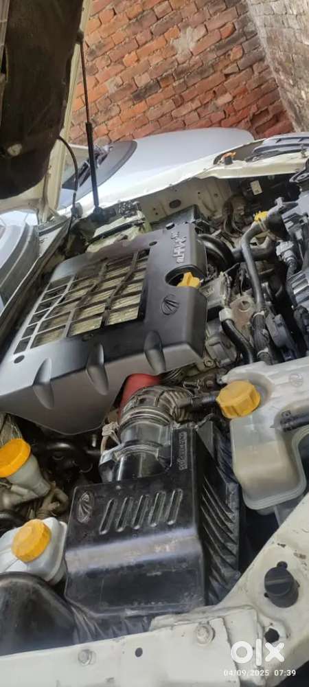 Mahindra Scorpio  S6 2015