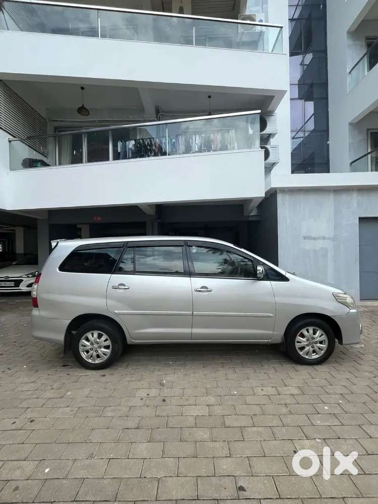 Toyota Innova 2011