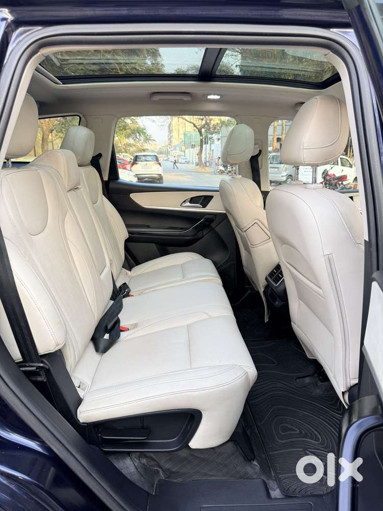 Mahindra Xuv700 2.2 Ax 7 Diesel At Str, 2022, Diesel