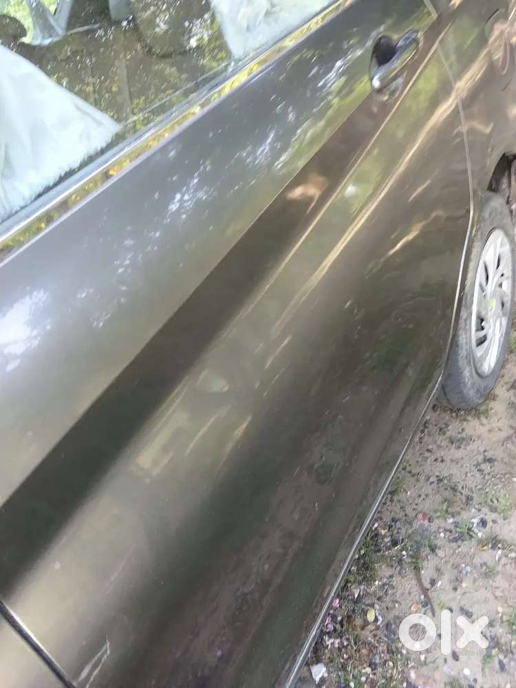 Charon Tyre Naye Hain 15 Din Purane