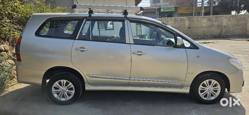 Toyota Innova 2015 Diesel 156000 Km Driven
