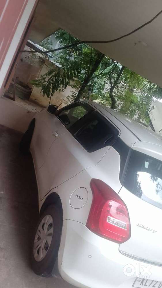 Maruti Suzuki Swift 2021 Petrol 70000 Km Driven