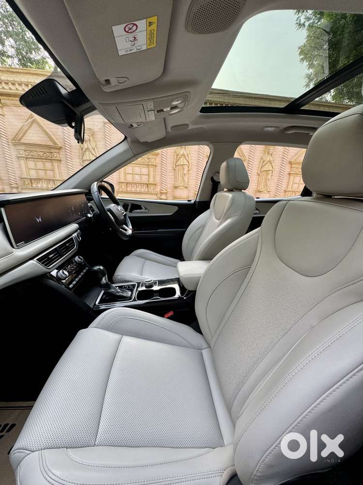 Mahindra Xuv700 2.0 Ax 7 Petrol At Luxury Pack Str, 2022, Petrol