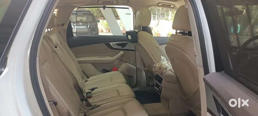 Audi Q7 Company Service Very High Quality Car