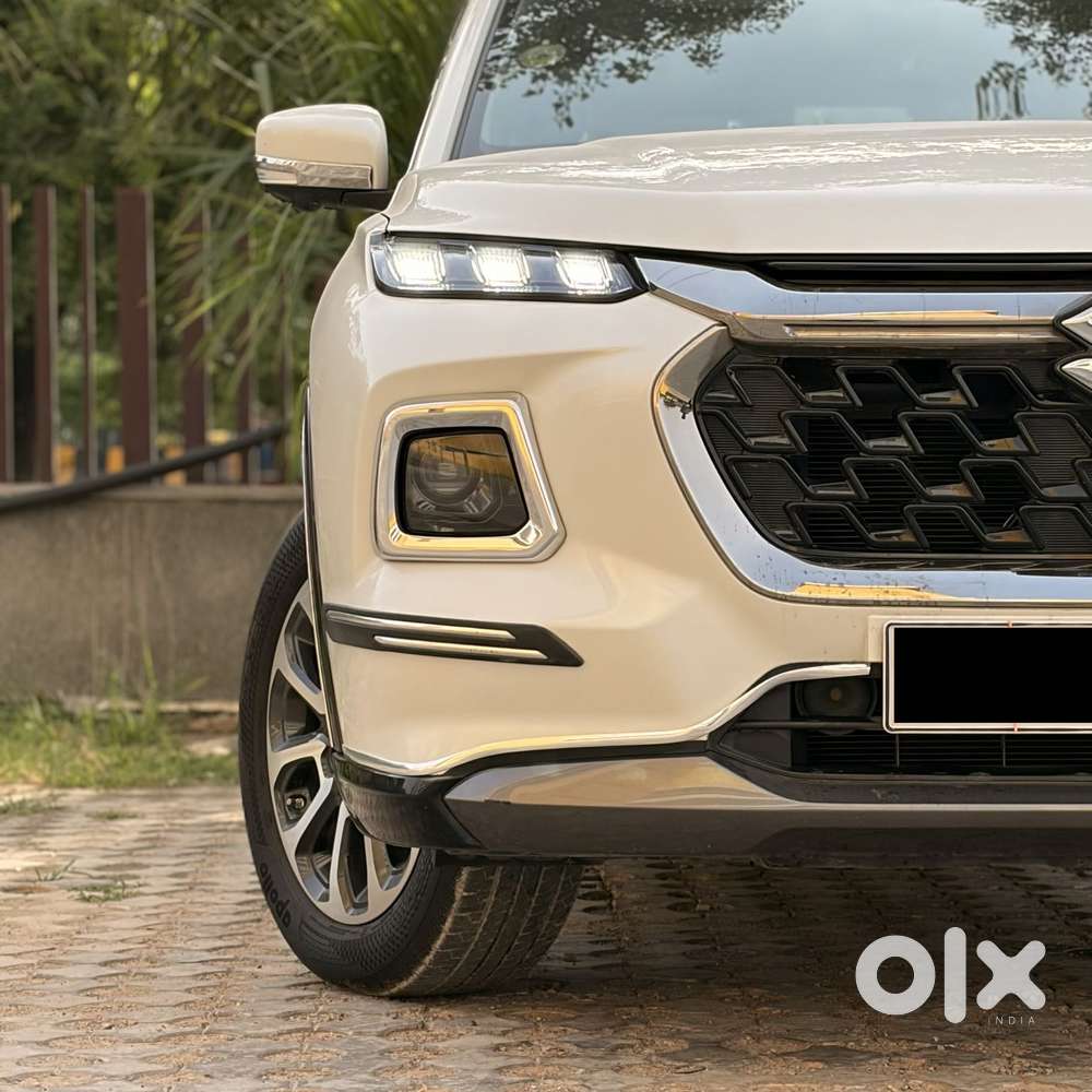 Maruti Suzuki Grand Vitara 1.5 Alpha Plus Intelligent Hybrid Ecvt, 2..