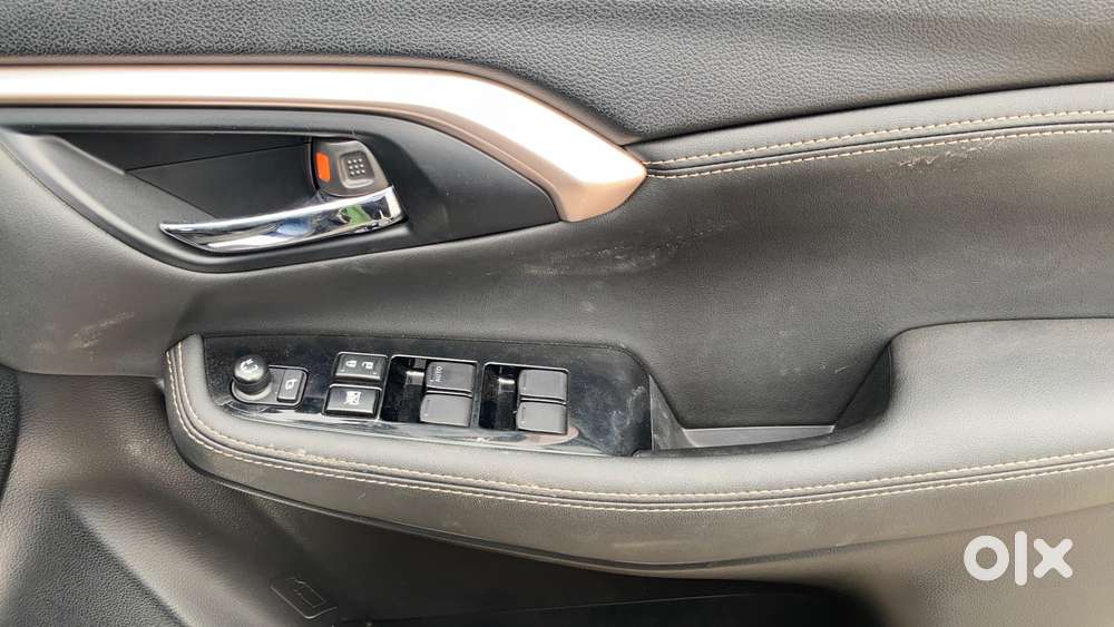 Maruti Suzuki Grand Vitara 1.5 Alpha Plus Intelligent Hybrid Ecvt, 2..