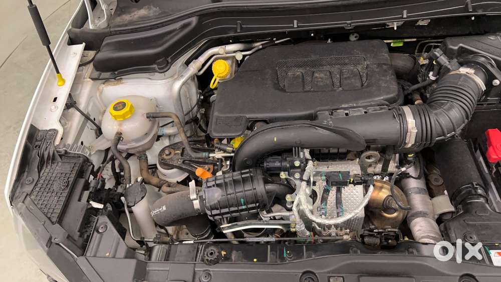 Mahindra Xuv 3xo Ax7l Petrol Mt, 2024, Petrol