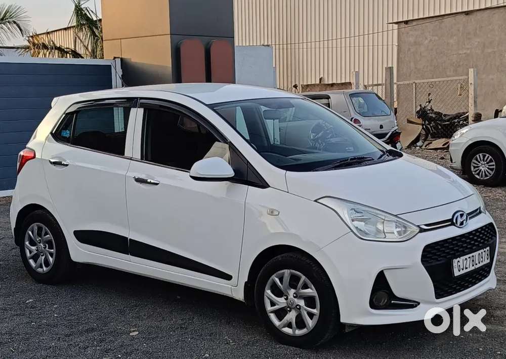 Hyundai Grand I10 Sportz Petrol 2017(1 St Owner)