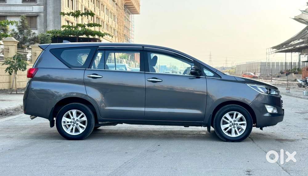 Toyota Innova Crysta 2.7 V, 2017, Petrol