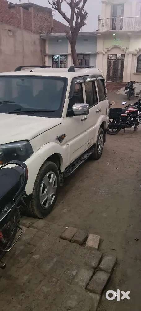 Mahindra Scorpio 2015 Diesel 140000 Km Driven
