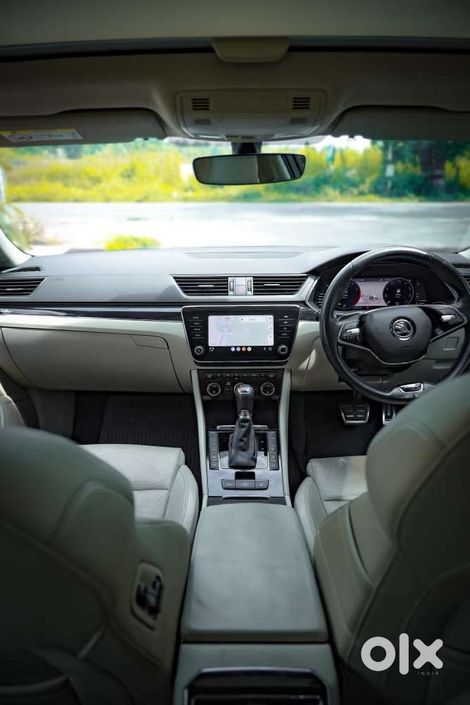 Skoda Superb L&k 2.0 Tdi At, 2023, Petrol
