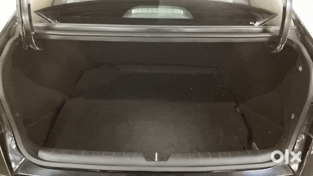 Hyundai Verna 1.5 Mpi Mt Sx (o), 2023, Petrol