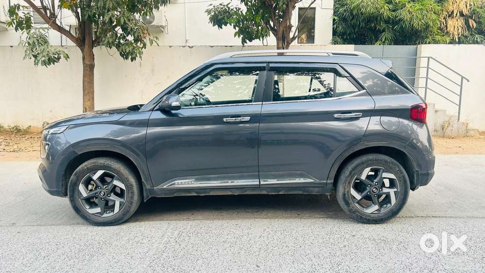 Hyundai Venue Petrol 2021