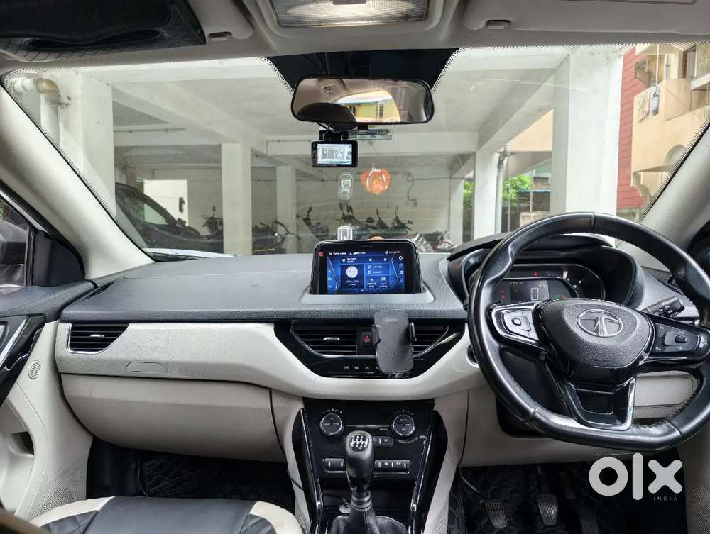 Tata Nexon 1.2 Xz Plus Dual Tone (o)