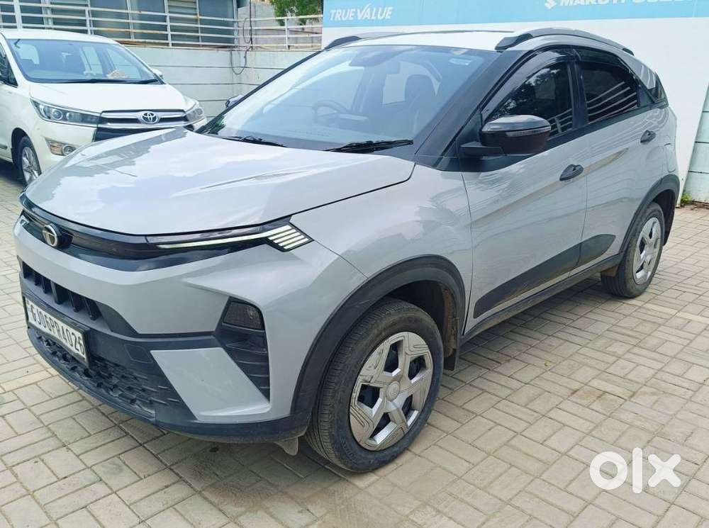 Tata Nexon Pure 1.2 Revotron Petrol 6 Mt, 2024, Cng & Hybrids