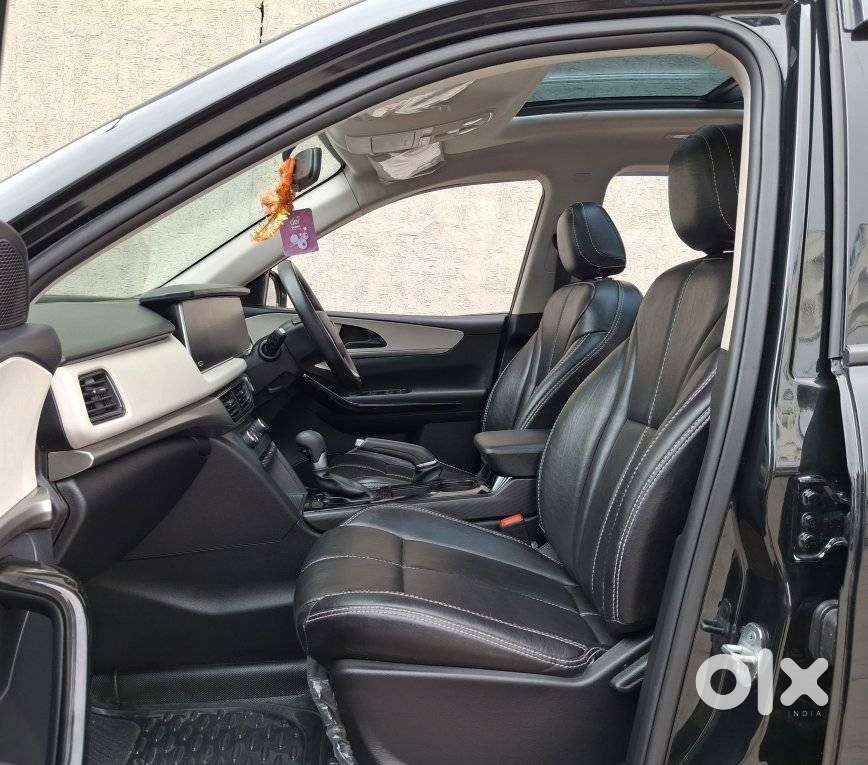 Mahindra Xuv700 2.2 Ax 5 Diesel At 7 Str, 2024, Diesel