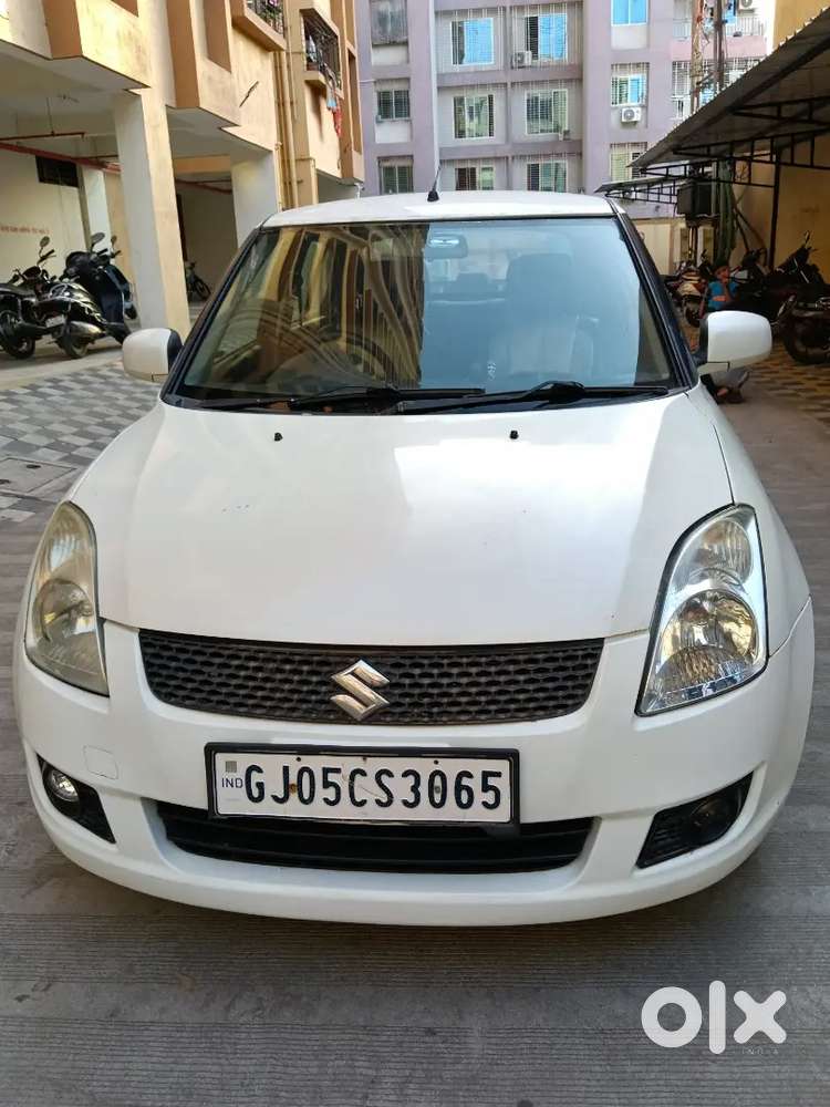 Maruti Suzuki Dzire Cng ઘરઘરાવ સારી કંડીશનની ગાડી તાત્કાલિક વેચવાની છે