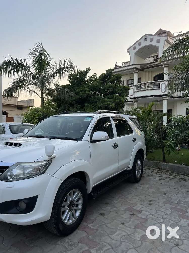 Toyota Fortuner 2012 Diesel 300000 Km Driven