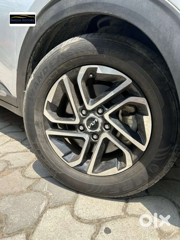 Kia Carens 1.4 Luxury Plus Dct 7 Str, 2023, Petrol
