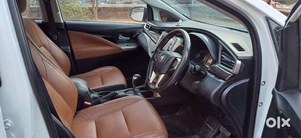Toyota Innova Crysta 2.8z Automatic, 2016, Diesel