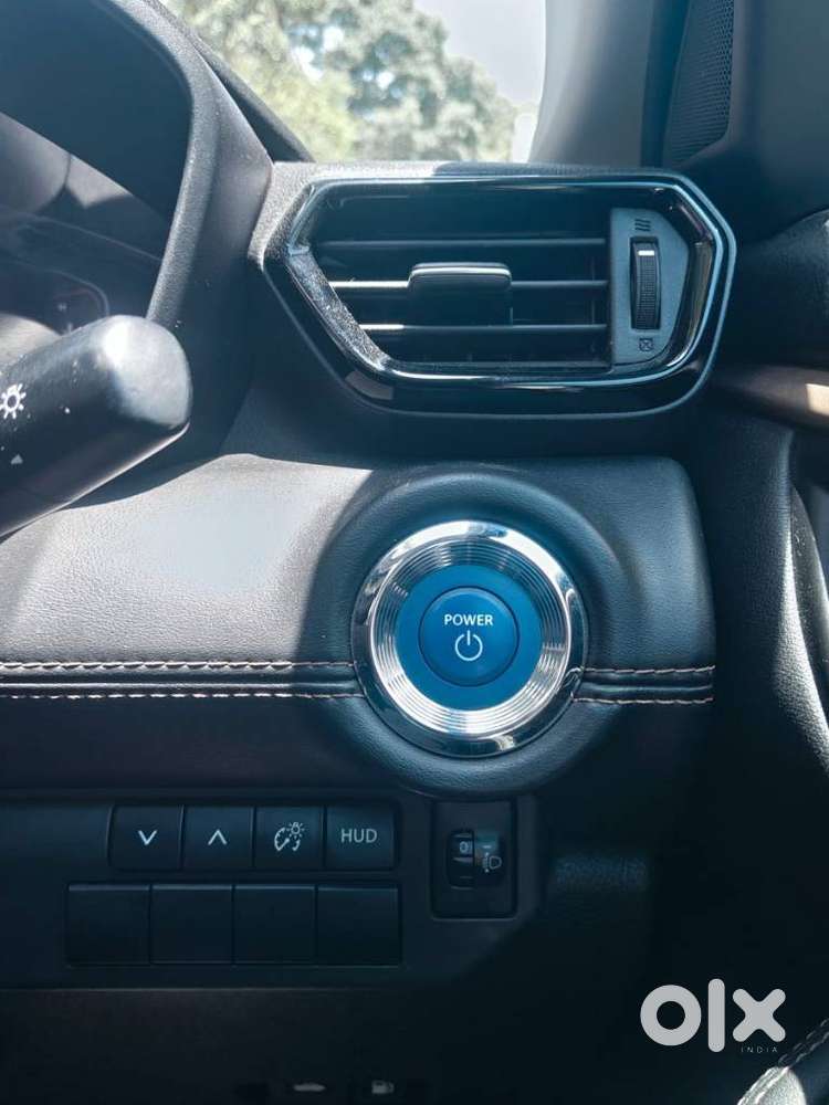 Maruti Suzuki Grand Vitara 1.5 Zeta Plus Intelligent Hybrid Ecvt, 20..