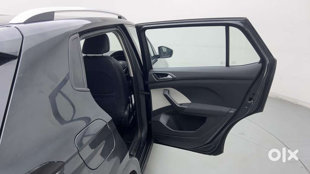 Volkswagen Taigun 1.0 Tsi Highline At, 2022, Petrol