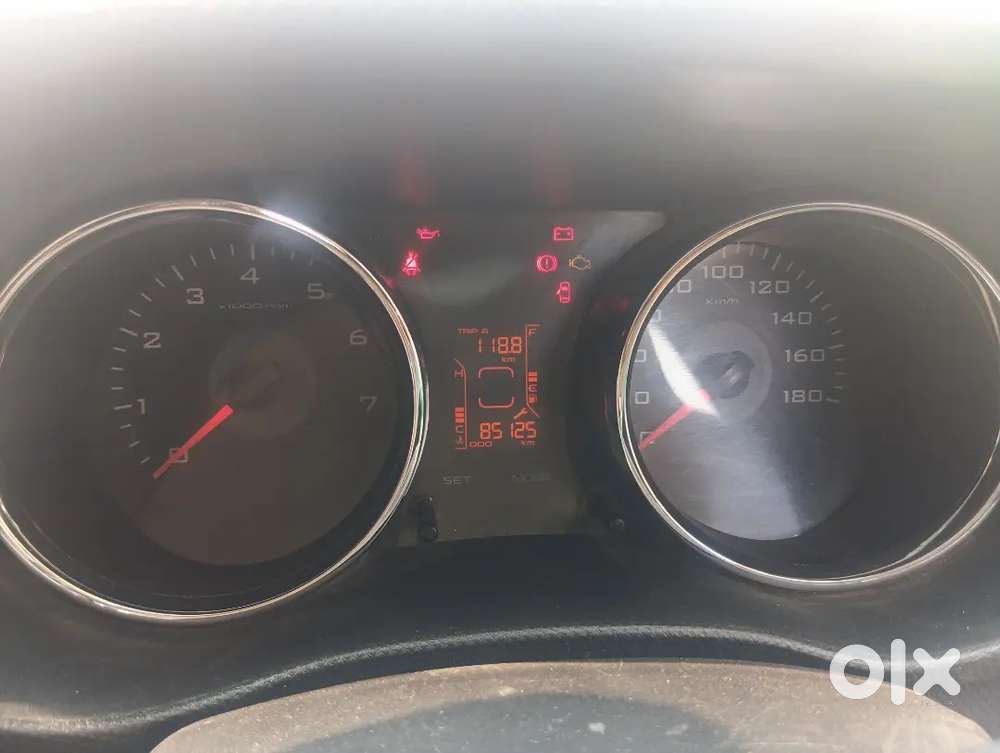 Mahindra Tuv 300 2016 Diesel 85000 Km Driven