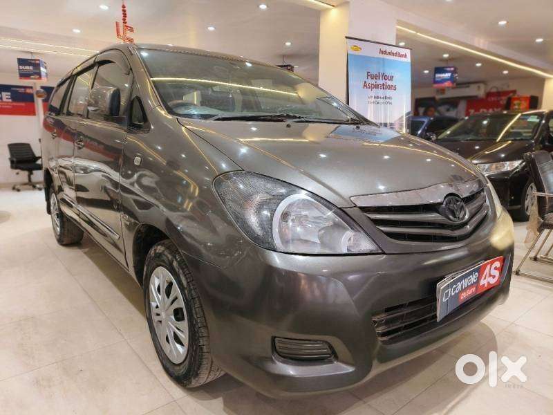 Toyota Innova 2.5 G (diesel) 8 Seater, 2011, Diesel