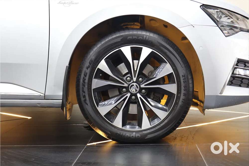 Skoda Superb 2.0 L&k Tsi At, 2022, Petrol