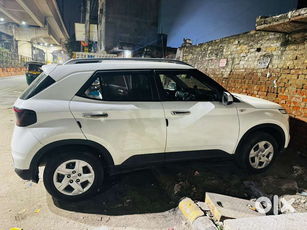 Hyundai Venue Petrol 2022