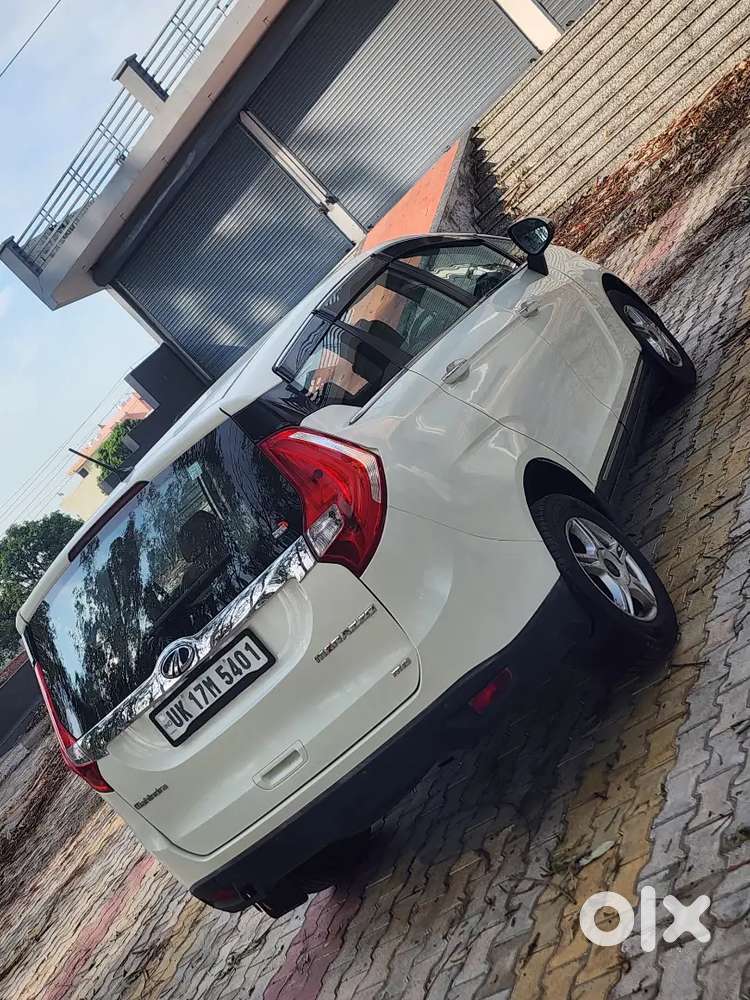 Mahindra Marazzo M6 1st Owner  Full Insurance Dono Chabi