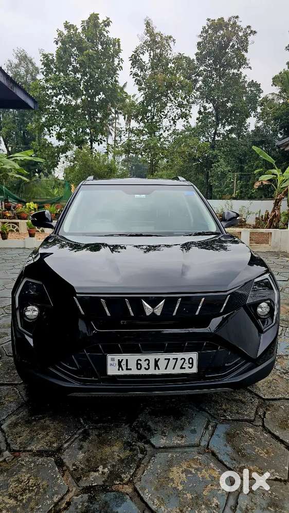 Mahindra Xuv 3xo Ax5 Petrol